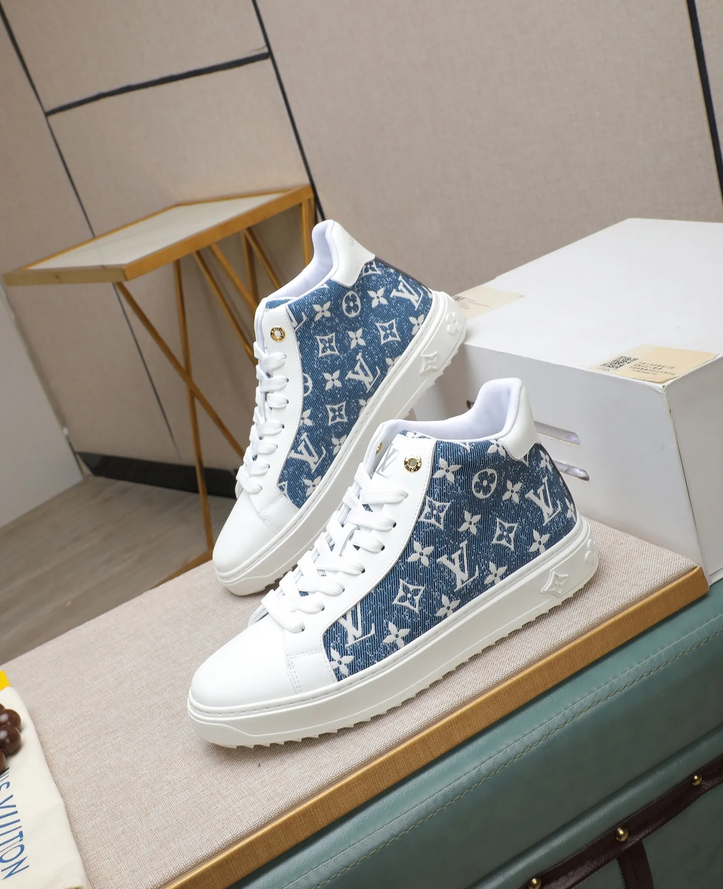 Men's shoes 💰580 📛📛【LOUIS VUITTON】Louis Vuitton official website synchronized new products 👟Milan fashion catwalk style 🇰🇾🇰🇾LV family logo, celebrity style, a must-have for fashionistas ⚠️First-layer calfskin ➕Genuine leather lining ➕Official website original version special outsole 👞Number 38-44